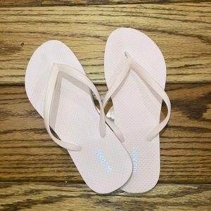 Perfect condition old navy flip flops